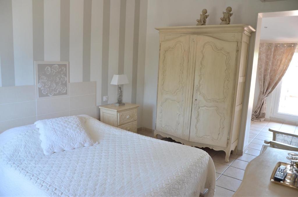 Hotel Villa Des Anges Гримо Номер фото