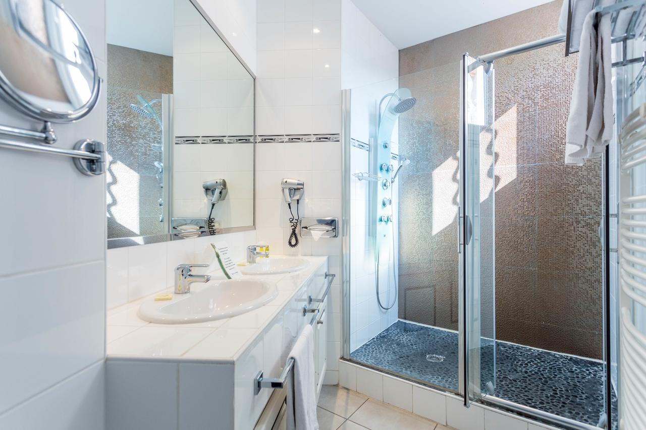 Hotel Villa Des Anges Гримо Екстер'єр фото