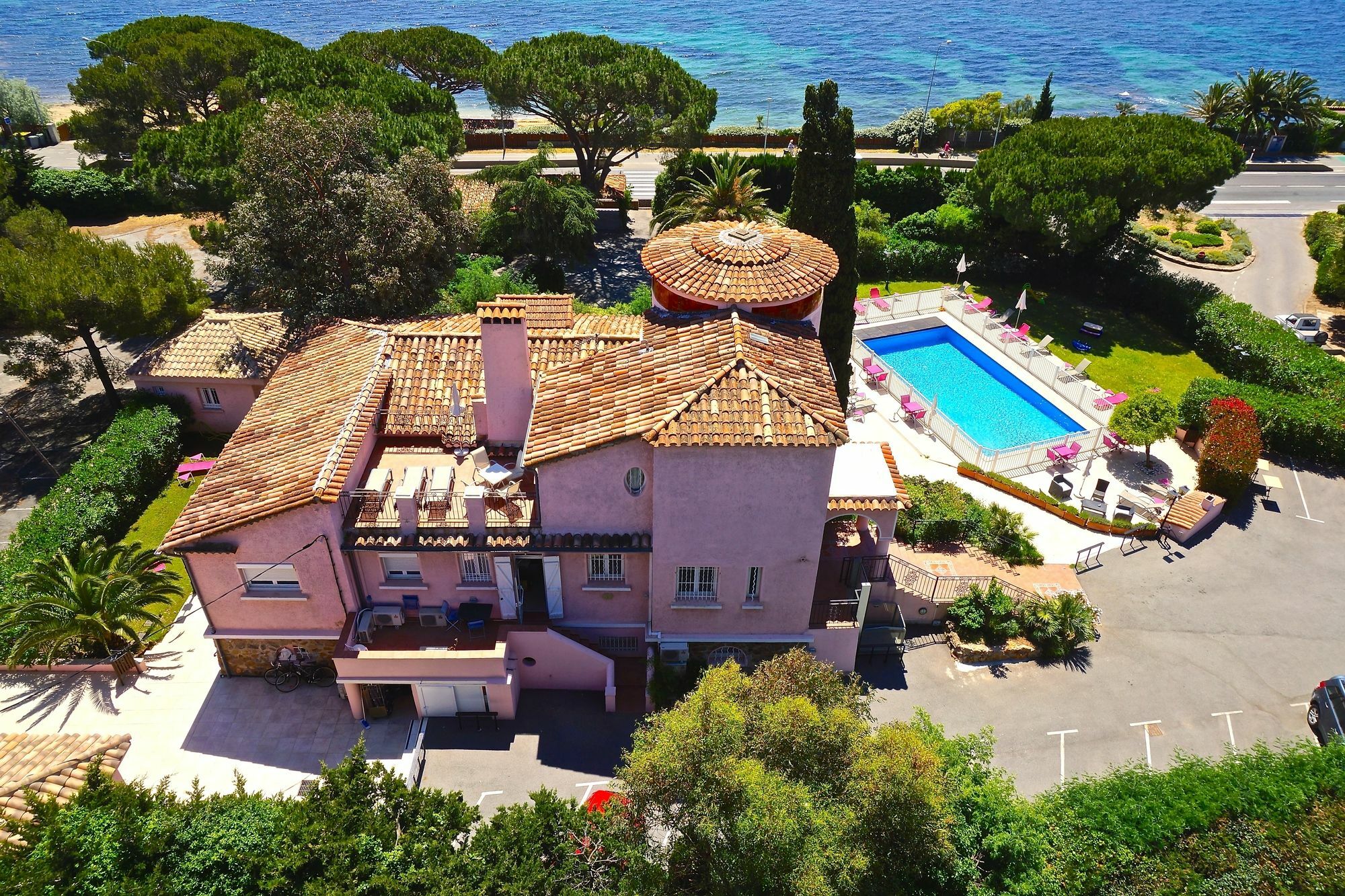 Hotel Villa Des Anges Гримо Екстер'єр фото
